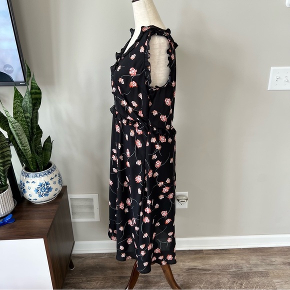 Who What Wear Floral Ruffle MIDI Dress - Picture 2 of 8